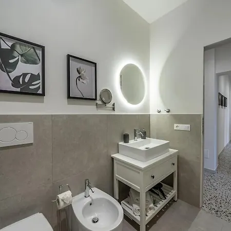 Lussuoso Con Vista Ghirlandina Апартаменты *