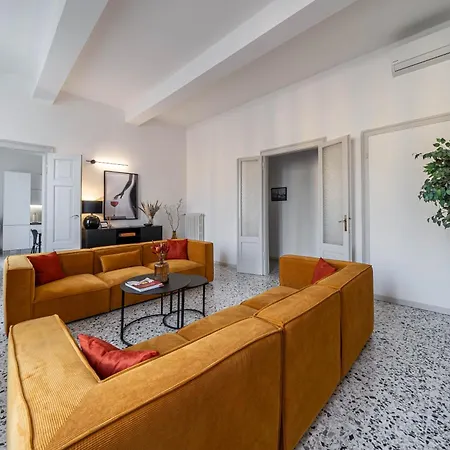 Апартаменты Lussuoso Con Vista Ghirlandina