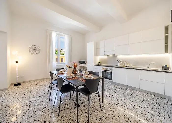 Lussuoso Con Vista Ghirlandina Apartment *